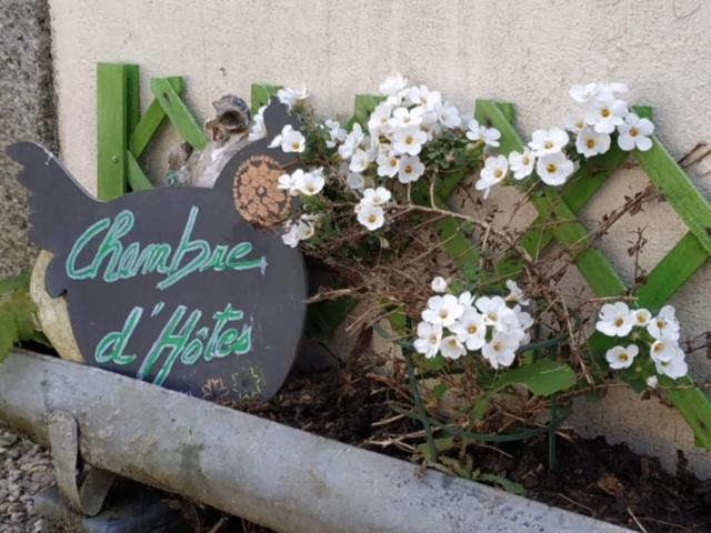 Scrignac La Maison Des Fleurs מראה חיצוני תמונה